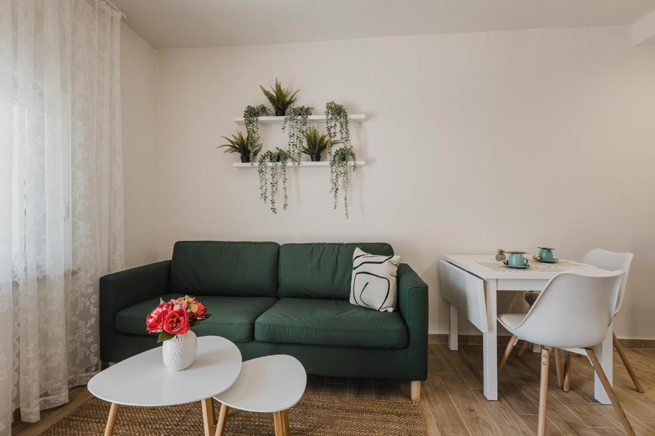 אומאג 3Level Apartments Kroatien מראה חיצוני תמונה